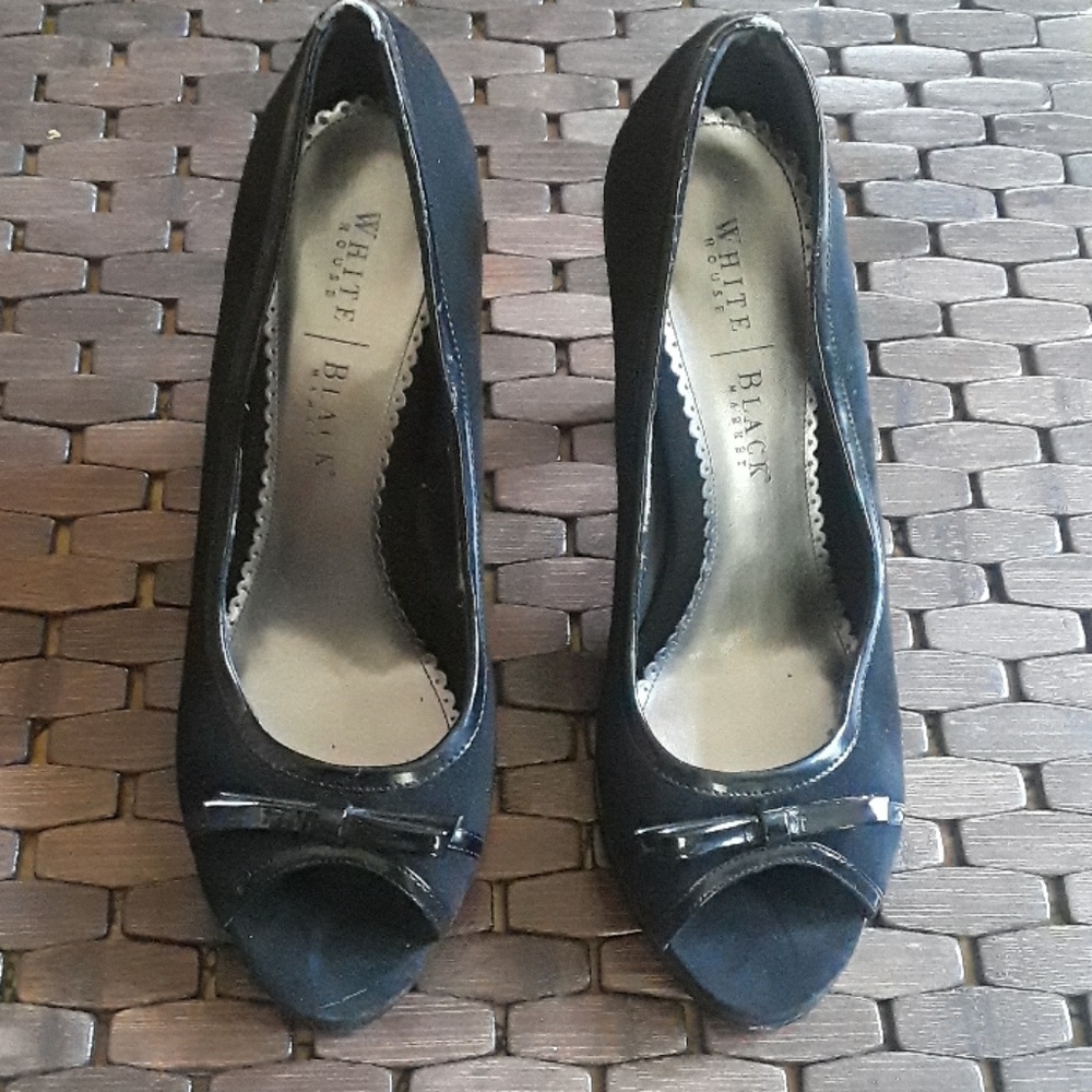 Very  Cute  Suede heeled Shoes